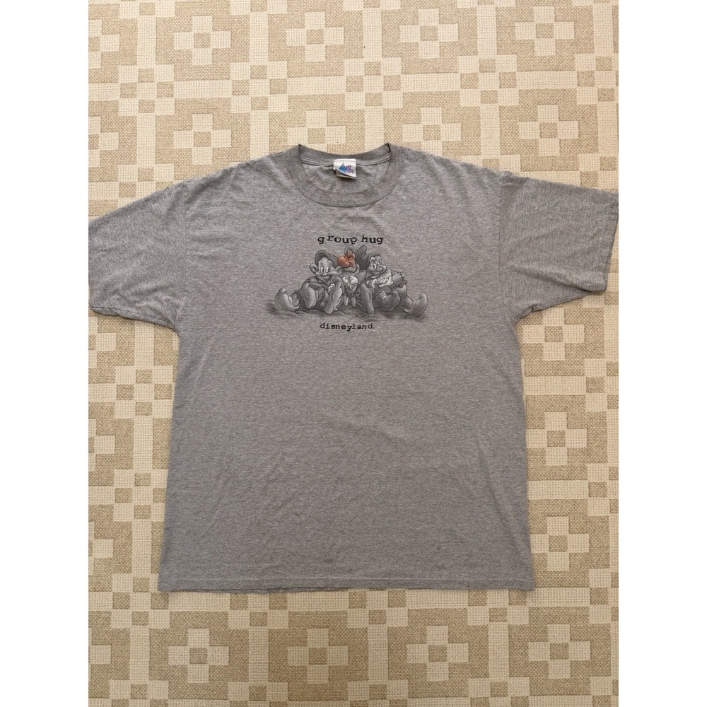 Vintage Disney Snow White Dwarves Group Hug Shirt Size 2XL XXL *Has Flaws